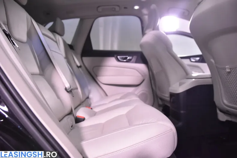 Volvo XC60 din 2021 cu 79.106 km - oferta VOL218158 - foto 12