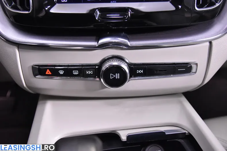 Volvo XC60 din 2021 cu 79.106 km - oferta VOL218158 - foto 16