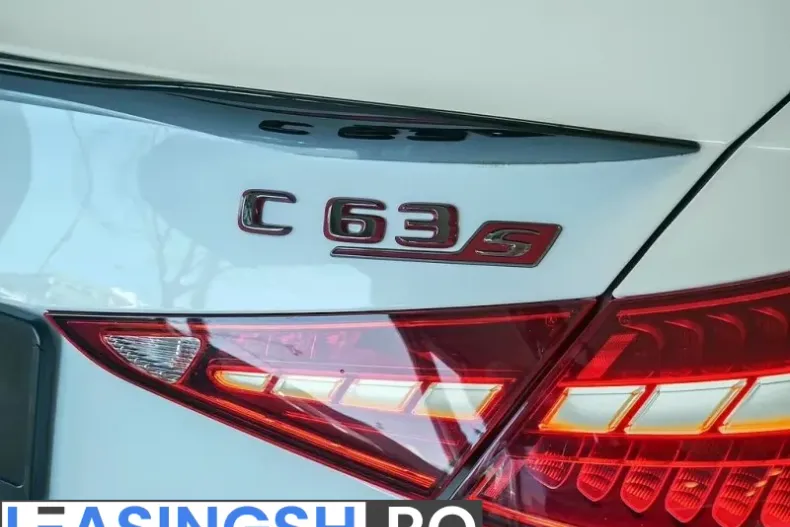 Mercedes-Benz C 63 AMG (Clasa C) din 2024 cu 4.400 km - oferta MER218209 - foto 4