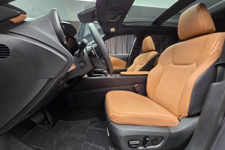 Lexus Seria RX din 2025 cu 15.000 km - oferta LEX218217 - foto 12