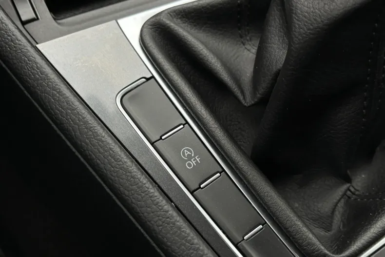 Volkswagen Golf din 2020 cu 100.000 km - oferta VOL218234 - foto 32