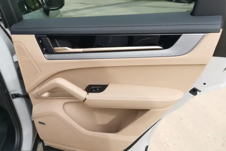 Porsche Cayenne din 2025 cu 9.500 km - oferta POR218252 - foto 11