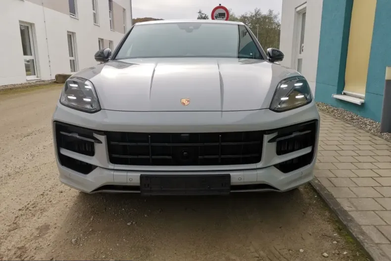 Porsche Cayenne din 2025 cu 9.500 km - oferta POR218252 - foto 19