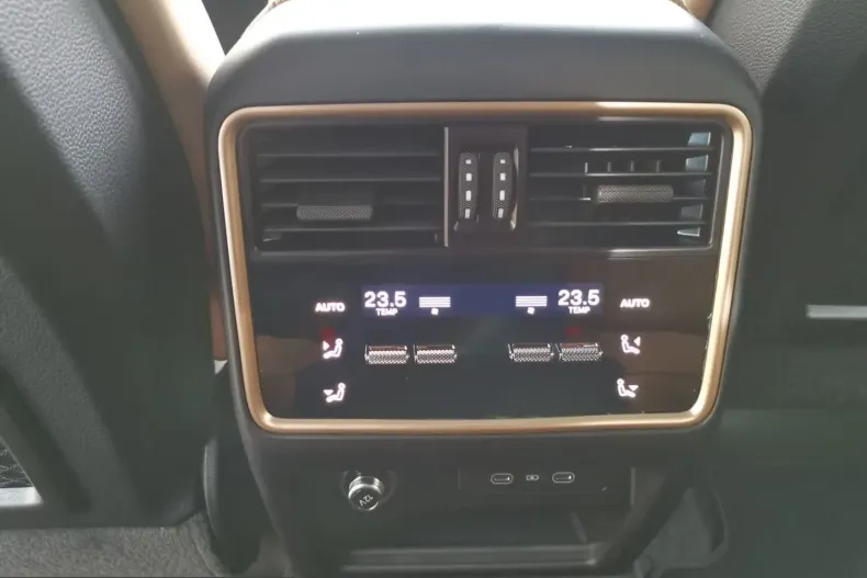 Porsche Cayenne din 2025 cu 9.500 km - oferta POR218252 - foto 37