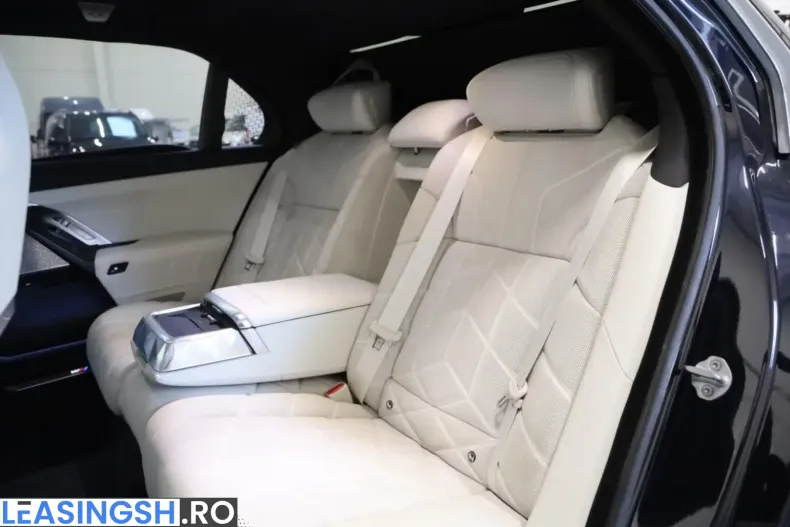 BMW 750 (Seria 7) din 2026 cu 1.445 km - oferta BMW218257 - foto 10