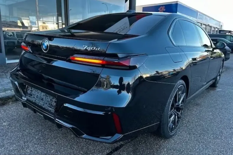 BMW 740 (Seria 7) din 2025 cu 9.900 km - oferta BMW218260 - foto 7