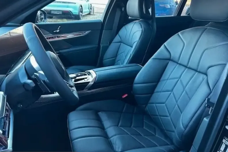 BMW 740 (Seria 7) din 2025 cu 9.900 km - oferta BMW218260 - foto 9
