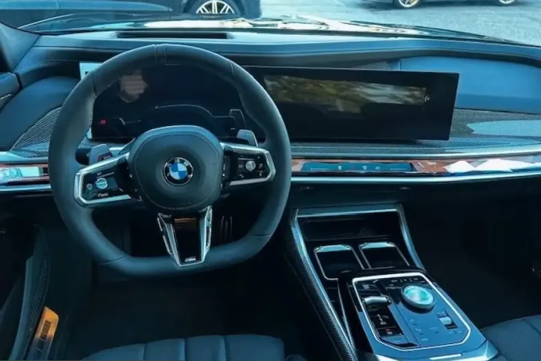 BMW 740 (Seria 7) din 2025 cu 9.900 km - oferta BMW218260 - foto 11