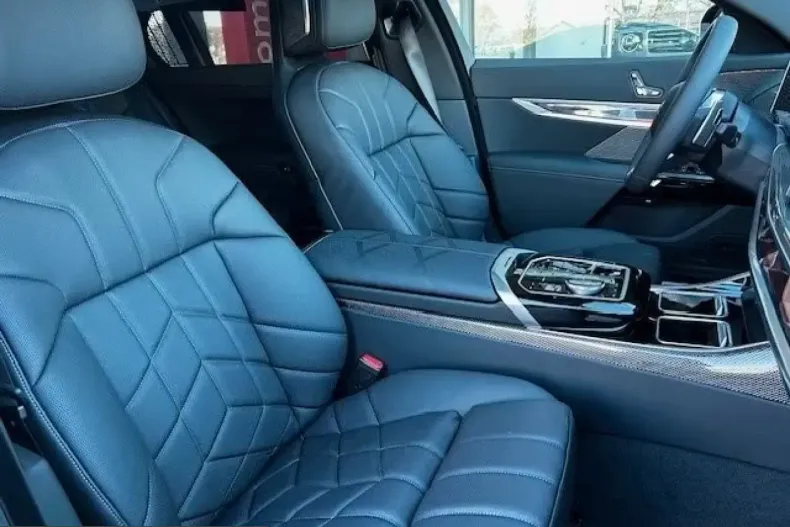 BMW 740 (Seria 7) din 2025 cu 9.900 km - oferta BMW218260 - foto 22