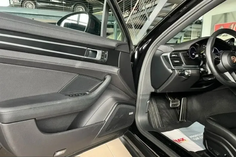 Porsche Panamera din 2023 cu 69.321 km - oferta POR218261 - foto 8