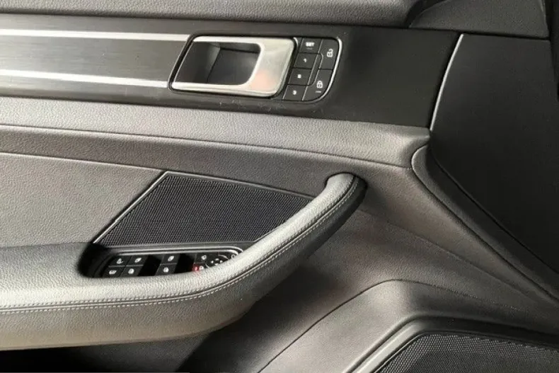 Porsche Panamera din 2023 cu 69.321 km - oferta POR218261 - foto 9
