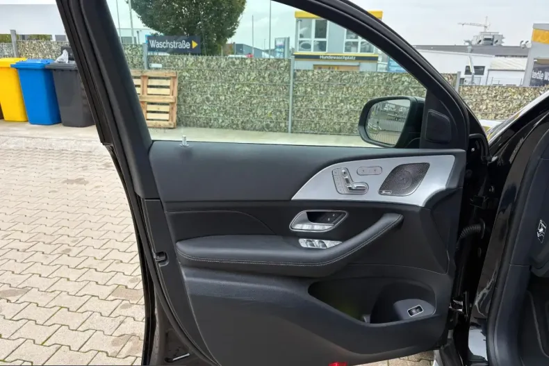 Mercedes-Benz GLE 300 (Clasa GLE) din 2025 cu 18.500 km - oferta MER218271 - foto 14