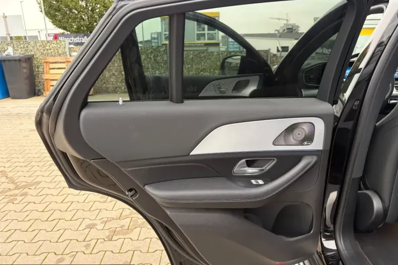Mercedes-Benz GLE 300 (Clasa GLE) din 2025 cu 18.500 km - oferta MER218271 - foto 18