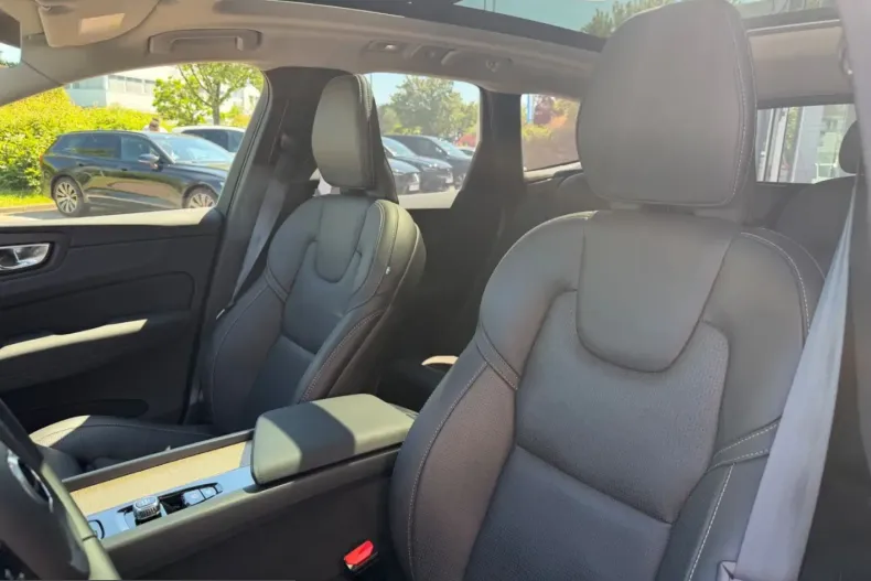 Volvo XC60 din 2025 cu 12.000 km - oferta VOL218276 - foto 10