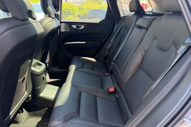 Volvo XC60 din 2025 cu 12.000 km - oferta VOL218276 - foto 11