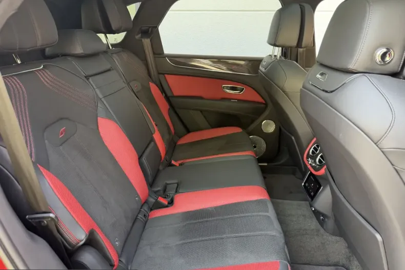 Bentley Bentayga din 2023 cu 39.990 km - oferta BEN218293 - foto 25