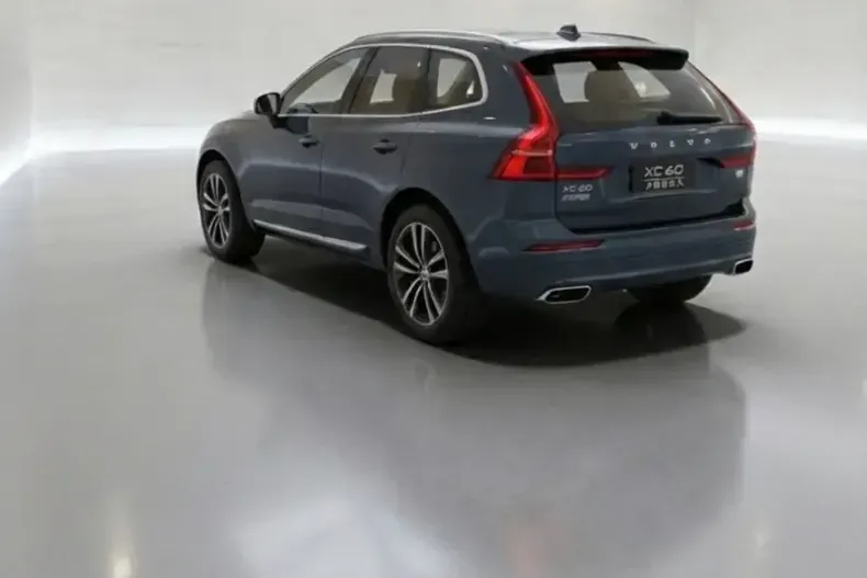 Volvo XC60 din 2023 cu 19.800 km - oferta VOL218295 - foto 6