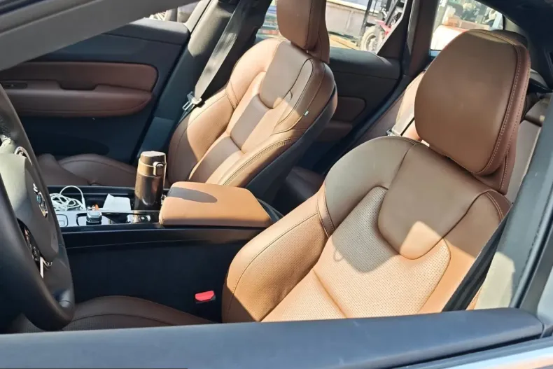 Volvo XC60 din 2023 cu 19.800 km - oferta VOL218295 - foto 10