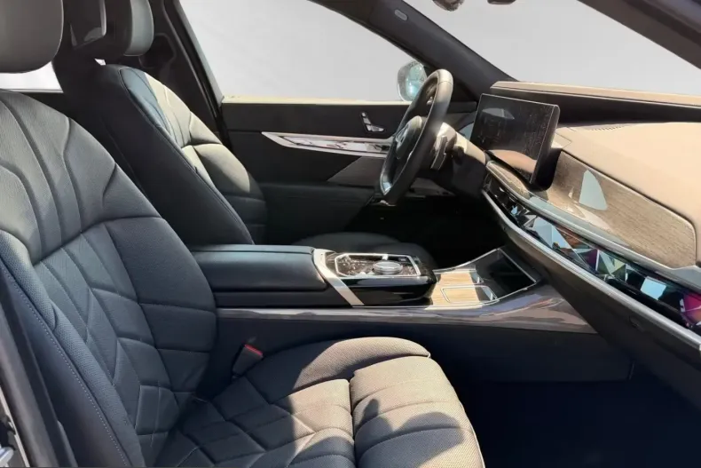 BMW 750 (Seria 7) din 2024 cu 28.500 km - oferta BMW218304 - foto 9
