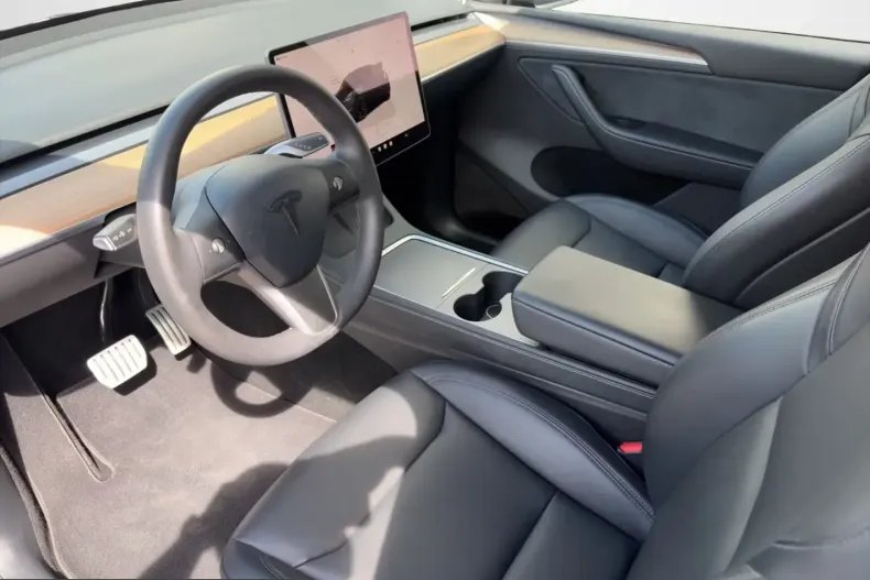 Tesla Model Y din 2023 cu 41.800 km - oferta TES218319 - foto 5