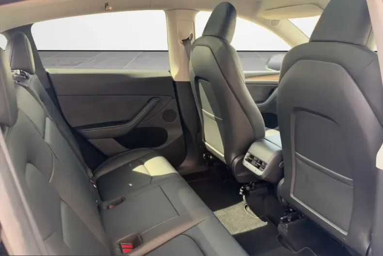 Tesla Model Y din 2023 cu 41.800 km - oferta TES218319 - foto 6
