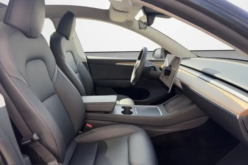 Tesla Model Y din 2023 cu 41.800 km - oferta TES218319 - foto 9