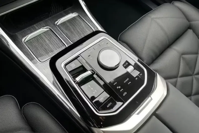 BMW 740 (Seria 7) din 2025 cu 6.000 km - oferta BMW218329 - foto 10