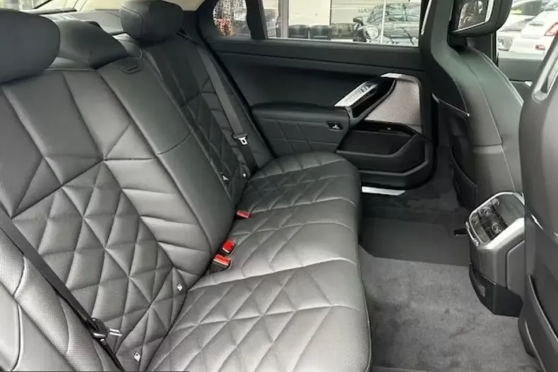 BMW 740 (Seria 7) din 2025 cu 6.000 km - oferta BMW218329 - foto 13