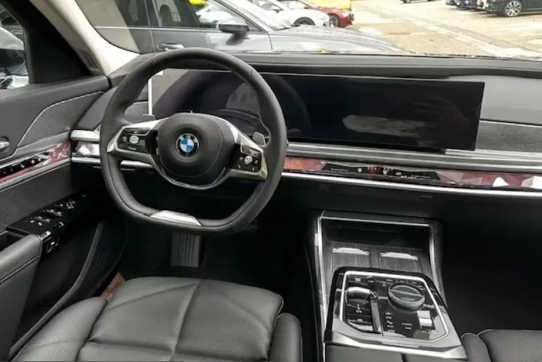 BMW 740 (Seria 7) din 2025 cu 6.000 km - oferta BMW218329 - foto 17