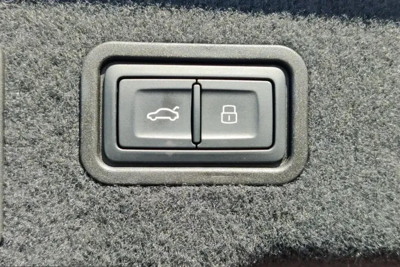 Audi A8 din 2022 cu 52.350 km - oferta AUD218358 - foto 14