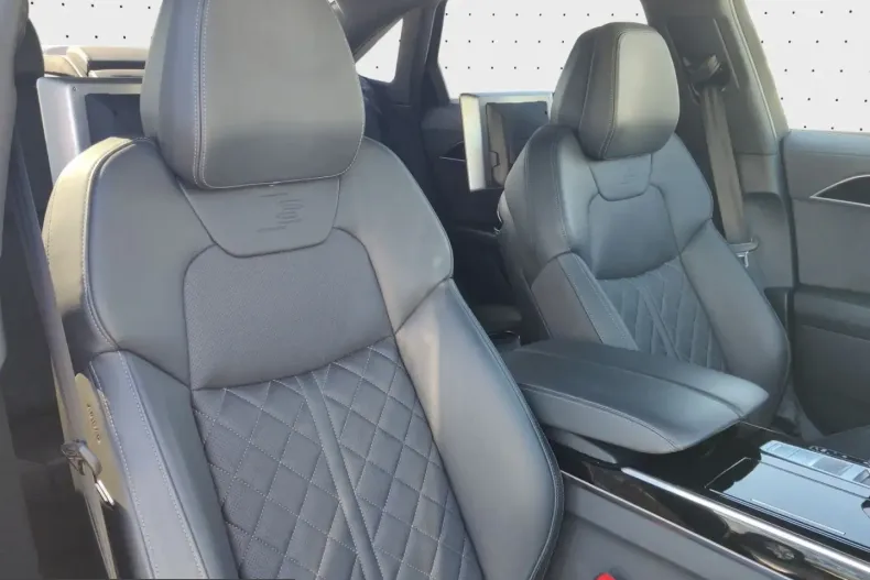 Audi A8 din 2022 cu 52.350 km - oferta AUD218358 - foto 18