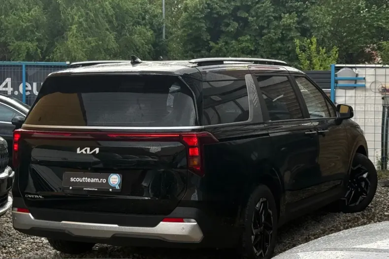Kia Carnival din 2024 cu 24.400 km - oferta KIA218359 - foto 3