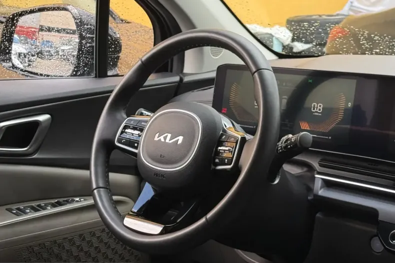 Kia Carnival din 2024 cu 24.400 km - oferta KIA218359 - foto 6