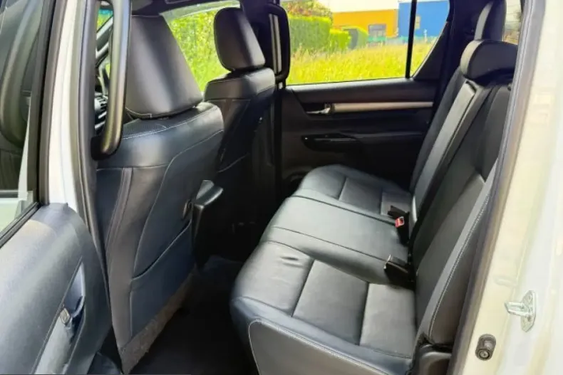 Toyota Hilux din 2023 cu 20.382 km - oferta TOY218371 - foto 9