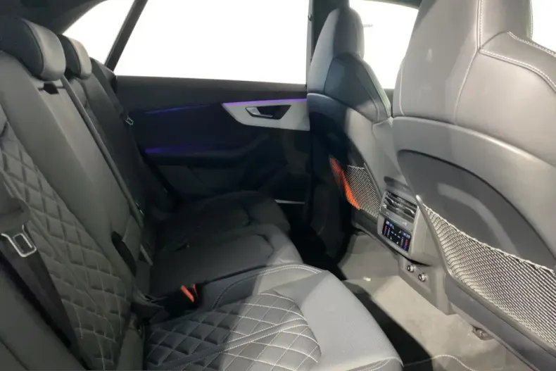 Audi Q8 din 2022 cu 28.599 km - oferta AUD218372 - foto 7