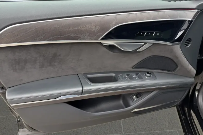 Audi A8 din 2021 cu 74.690 km - oferta AUD218379 - foto 8