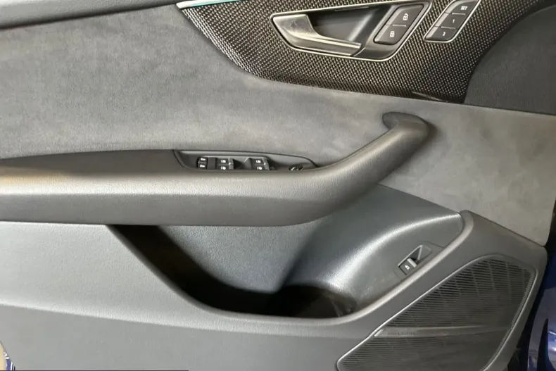 Audi Q8 din 2023 cu 70.950 km - oferta AUD218382 - foto 7