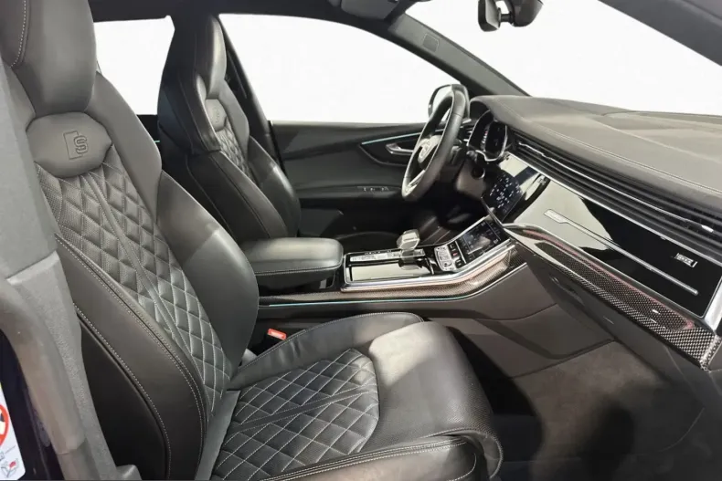 Audi Q8 din 2023 cu 70.950 km - oferta AUD218382 - foto 12
