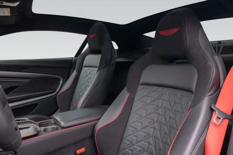 Aston Martin Vanquish din 2025 cu 2.750 km - oferta AST218390 - foto 7
