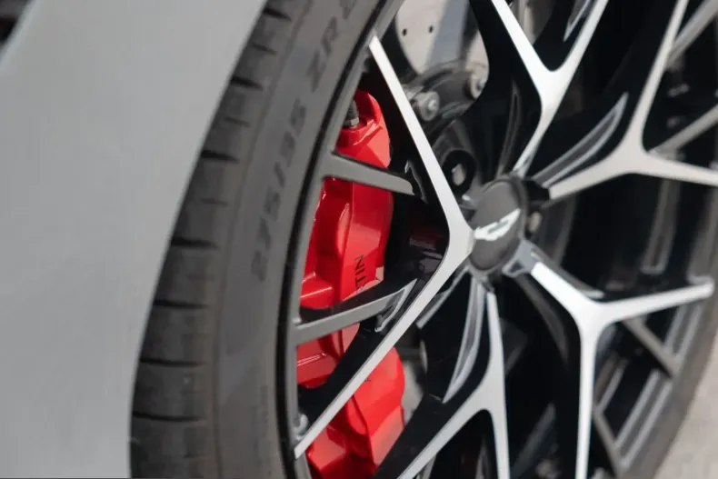 Aston Martin Vanquish din 2025 cu 2.750 km - oferta AST218390 - foto 9
