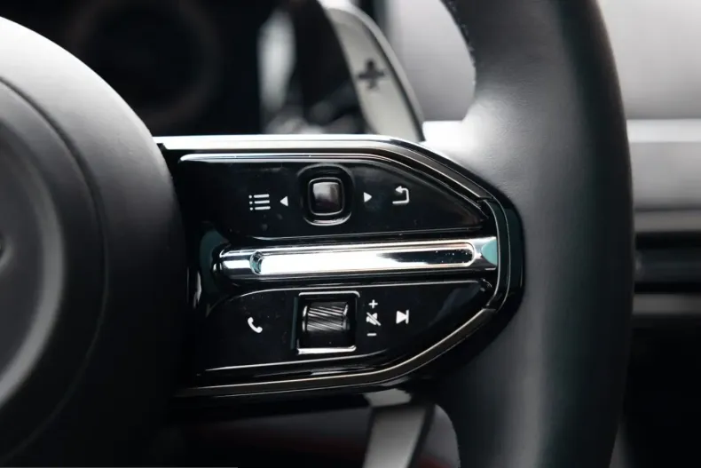 Aston Martin Vanquish din 2025 cu 2.750 km - oferta AST218390 - foto 19