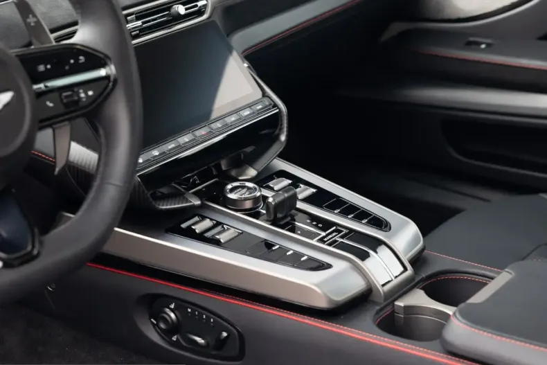 Aston Martin Vanquish din 2025 cu 2.750 km - oferta AST218390 - foto 22