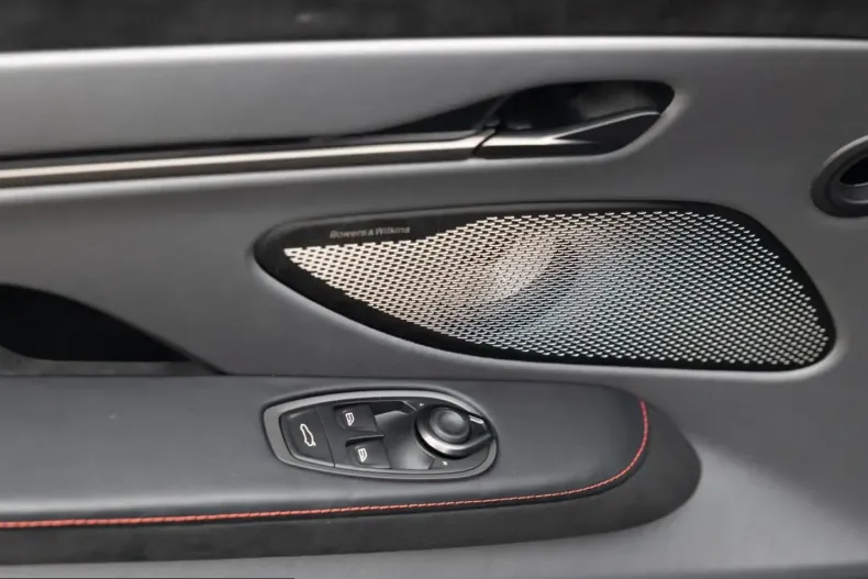 Aston Martin Vanquish din 2025 cu 2.750 km - oferta AST218390 - foto 30