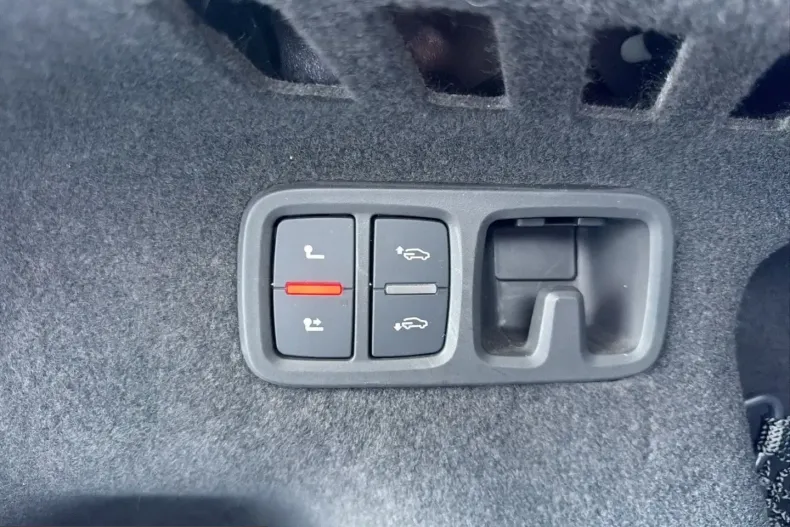 Audi Q8 din 2023 cu 58.902 km - oferta AUD218391 - foto 10
