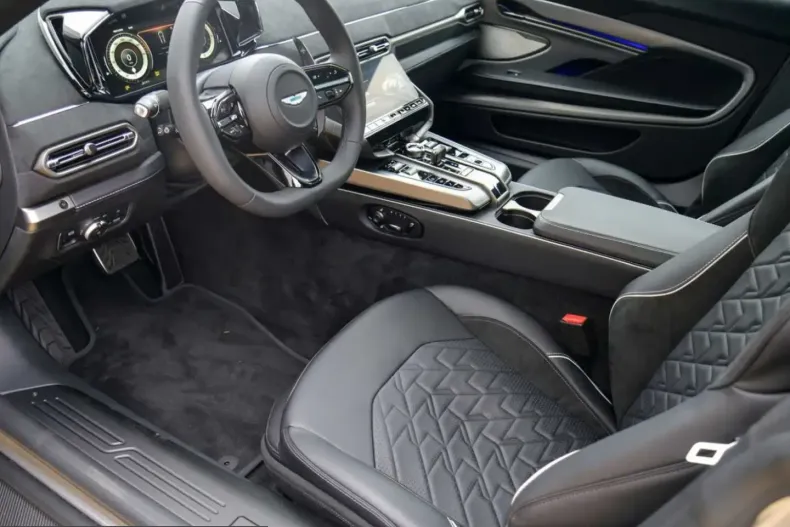 Aston Martin Vanquish din 2025 cu 5.999 km - oferta AST218392 - foto 12