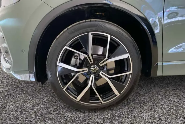 Volkswagen Tiguan din 2025 cu 12.900 km - oferta VOL218393 - foto 3