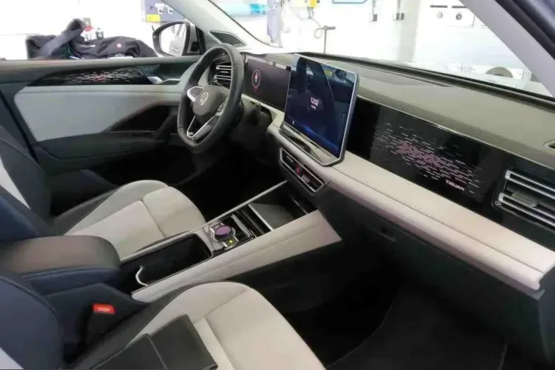 Volkswagen Tiguan din 2025 cu 37.244 km - oferta VOL218402 - foto 4