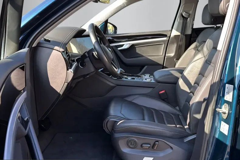 Volkswagen Touareg din 2022 cu 48.318 km - oferta VOL218407 - foto 5