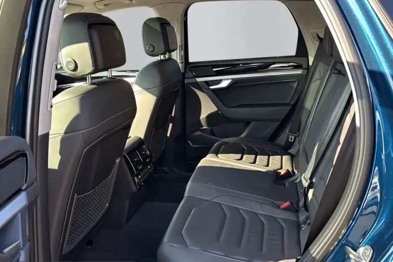 Volkswagen Touareg din 2022 cu 48.318 km - oferta VOL218407 - foto 9