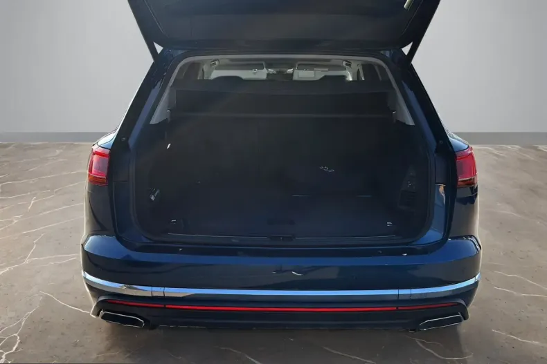 Volkswagen Touareg din 2022 cu 48.318 km - oferta VOL218407 - foto 11